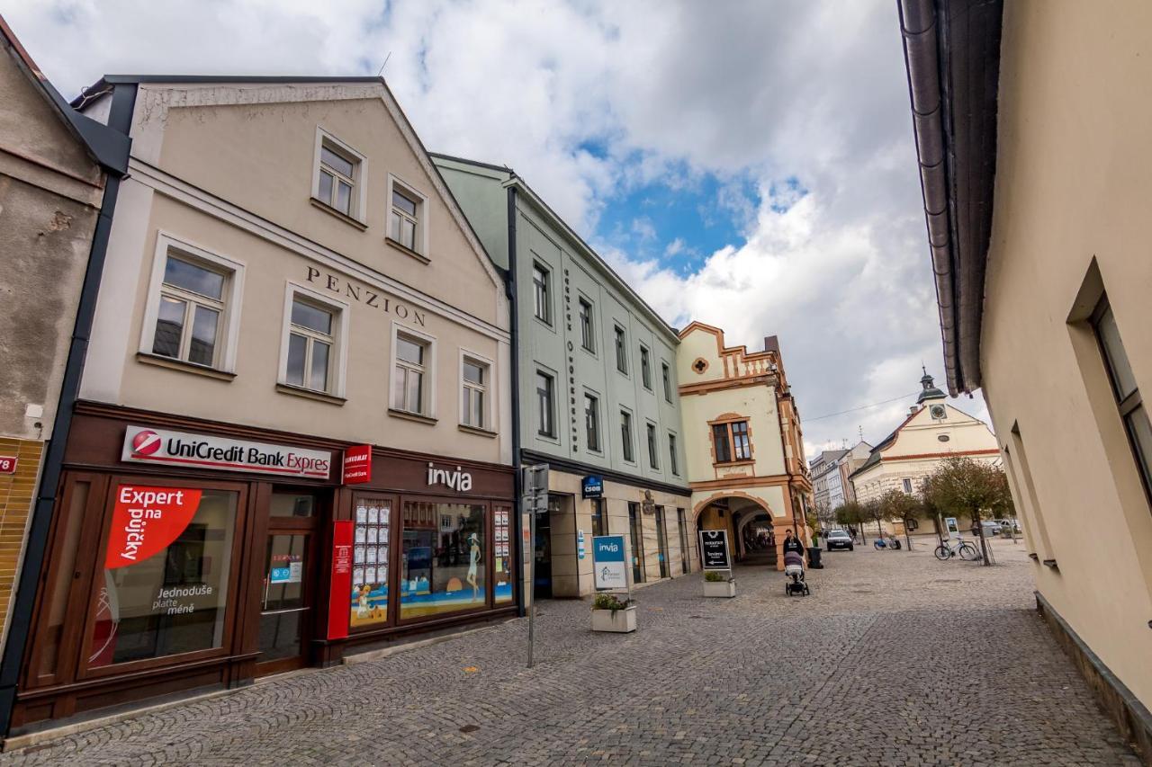 Penzion Na Namesti Dvůr Králové nad Labem エクステリア 写真