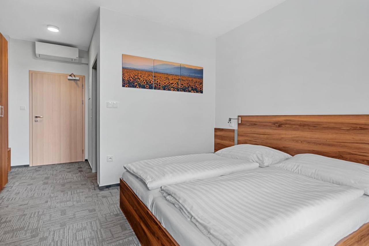 Penzion Na Namesti Dvůr Králové nad Labem エクステリア 写真