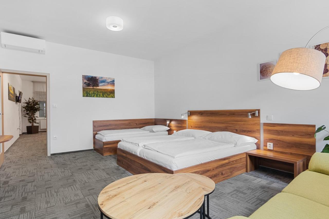 Penzion Na Namesti Dvůr Králové nad Labem エクステリア 写真